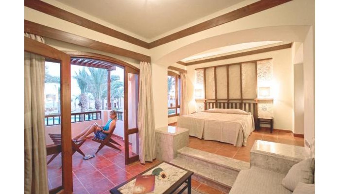 Tamra Beach Resort poza 1